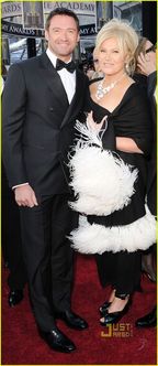 hugh-jackman-Oscar 2011 - covorul rosu -2