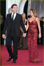 penelope-cruz-Oscar-2011-covorul-rosu
