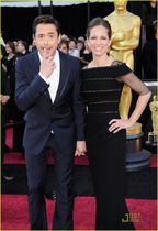 robert-downey-jr-Oscar 2011 - covorul rosu - 2