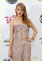 2011 Billboard Music Awards - Arrivals