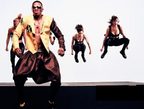 Videoclip: Nick Cannon feat. Akon - Famous