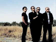 Coldplay - Charlie Brown/Every Teardrop Is a Waterfall live la Jools Holland