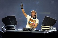 Top 100 Dj Mag 2011: David Guetta este noul no. 1 (video + clasament)