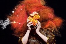 Bjork - Thunderbolt- live (piesa noua)