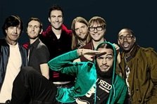 Maroon 5 feat Travie McCoy - Stereo Hearts (videoclip live la SNL)