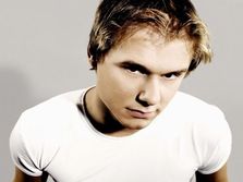 La Multi Ani, Armin van Buuren, Paula Seling si Dido!