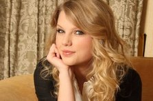 La multi ani, Taylor Swift si Amy Lee!