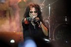 Recenzie si poze concert Alice Cooper la Arenele Romane