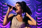 Amy Winehouse a fost hackuita! Artista a ramas fara site oficial!