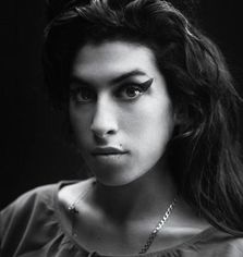 Amy Winehouse a murit astazi la Londra!