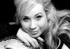 Xonia - "Hold On" (videoclip)