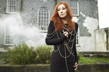 Tori Amos - Nautical Twilight, Carry (piese noi de pe Night of Hunters)