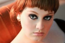 Adele si seria James Bond.