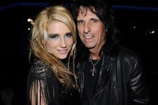Alice Cooper & Kesha - What Baby Wants (piesa noua)
