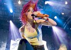 Paramore - "Renegade" (live)