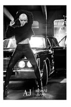 Rihanna pentru Armani Jeans
