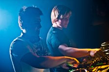 Super8 & Tab - Awakenings (piesa noua)