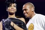 Chris Brown canta si danseaza pe We Found Love