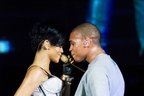 Chris Brown si Rihanna lanseaza Turn Up the Music - the remix