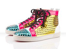 Isteria Christian Louboutin loveste si barbatii