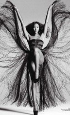 Naomi Campbell in rol de Tina Turner