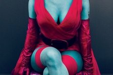 Poza zilei: Nicki Minaj e red & hot in Vogue!