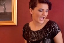 Cuantune a lansat videoclipul pentru Tonight