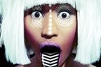 Piesa noua Nicki Minaj - Right By My Side feat Chris Brown