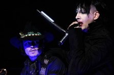 Marilyn Manson & Johnny Depp - Sweet Dreams - Live