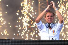 Armin van Buuren dedica We Are Here To Make Some Noise pentru Euro 2012