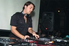 Axwell pregateste o productie cu influente dubstep