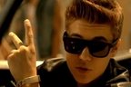 Justin Bieber a batut-o pe Rihanna pe YouTube