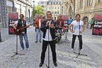 Holograf a ocupat o strada din Bucuresti pentru noul videoclip