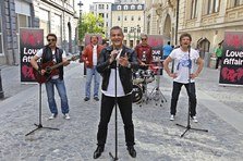 Holograf a ocupat o strada din Bucuresti pentru noul videoclip