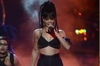 Rihanna - Where Have You Been (live @ American Idol)