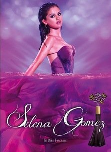 Selena Gomez intr-o rochie a designerului roman Maria Lucia Hohan