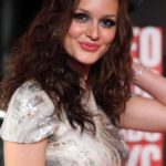 leighton-meester-red-carpet-mtv-vma-2009