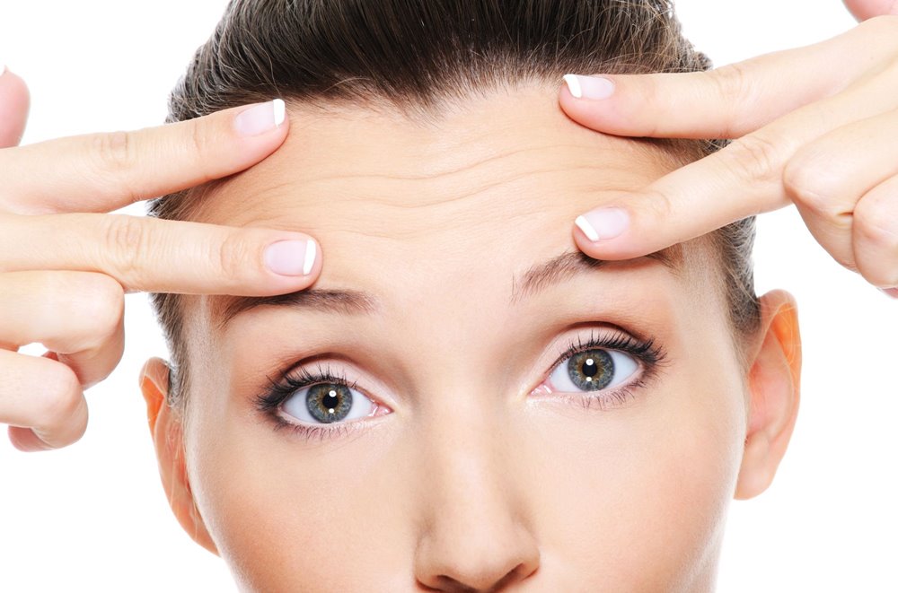 fata riduri frunte produse dermatologice anti-imbatranire