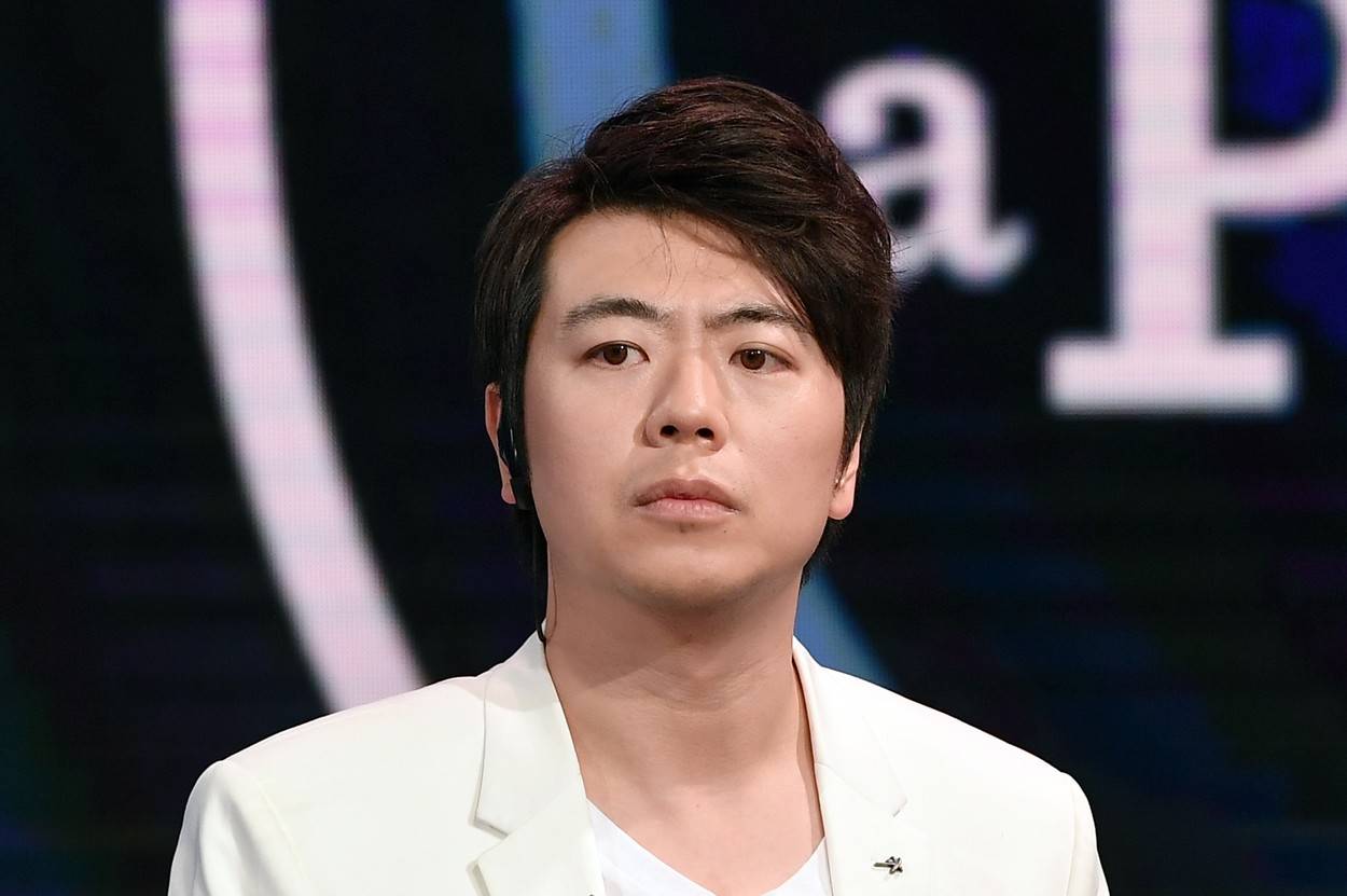 Pianistul chinez Lang Lang va infiinta laboratoare de pian in scolile