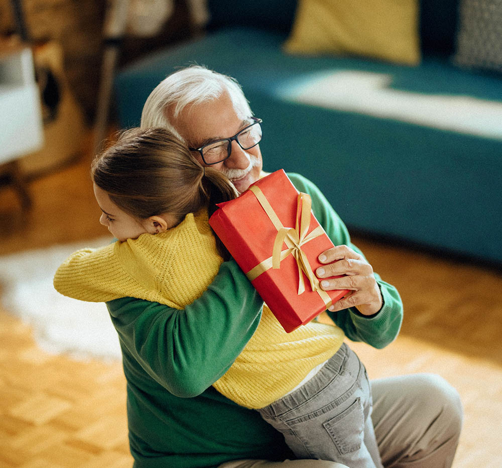 7 idei de cadouri potrivite pentru bunici