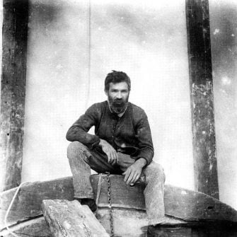 Doua desene de Brancusi, scoase la licitatie in Romania de Ans Azura. „Desen pentru Poarta Sarutului” si „Cap de femeie” au valori estimate intre 20.000 si 40.000 euro si pot fi vazute la Bucuresti pana pe 11 iunie.