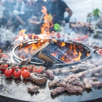 Auchan la GrillFest 2025:  Cum transformăm cel mai mare festival de barbecue din Europa într-o experiență responsabilă și sustenabilă