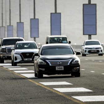 (video) Beethoven pe asfalt: langa Dubai a fost inaugurata o autostrada muzicala care reda „Oda bucuriei” la viteze de peste 100 km la ora.  In Romania, un proiect similar a fost anuntat si abandonat inainte de implementare.