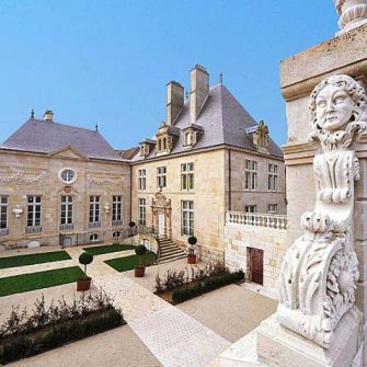 Un nou jaf in muzeele franceze. 2000 de monede de aur si argint au fost furate dintr-un muzeu Diderot. S-a intamplat cu cateva ore inaintea jafului de la Luvru.