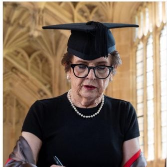 Billie Jean King a primit un titlu onorific de la Universitatea Oxford, cu cateva zile inainte de Wimbledon. Fosta jucatoare de tenis a castigat turneul de la Wimbledon de 20 de ori, simplu, dublu, mixt