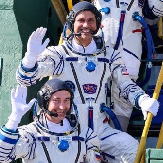 NASA plateste voluntari care sa traiasca un an intr-o misiune simulata ca pe Luna si Marte. Sunt eligibili cetatenii americani si rezidentii